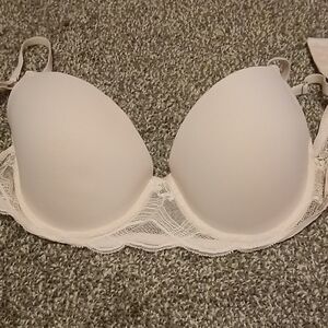 Tahari Light Pink Molded Cup Bra with Underwire Support
